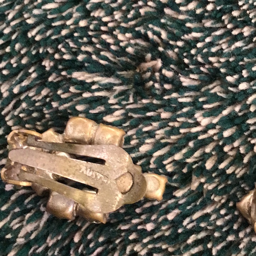 Vintage Austrian? Rhinestone clip ons - Picture 2 of 2